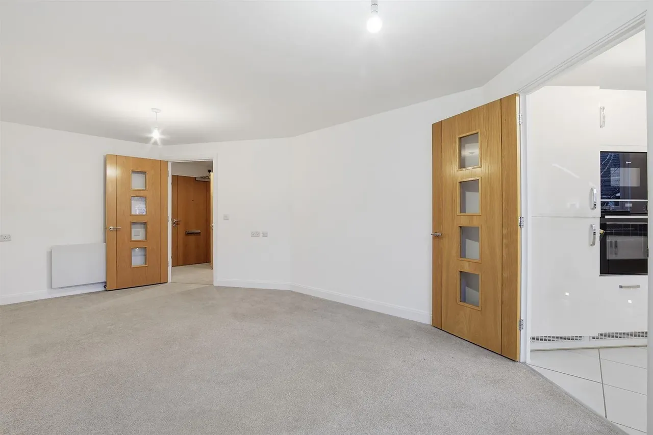 Churchfield Road, Walton-On-Thames, KT12, photo 10