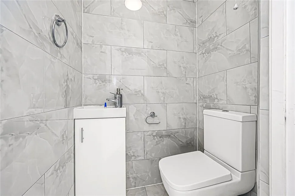 Simmons Drive, Dagenham, Essex, RM8, photo 12