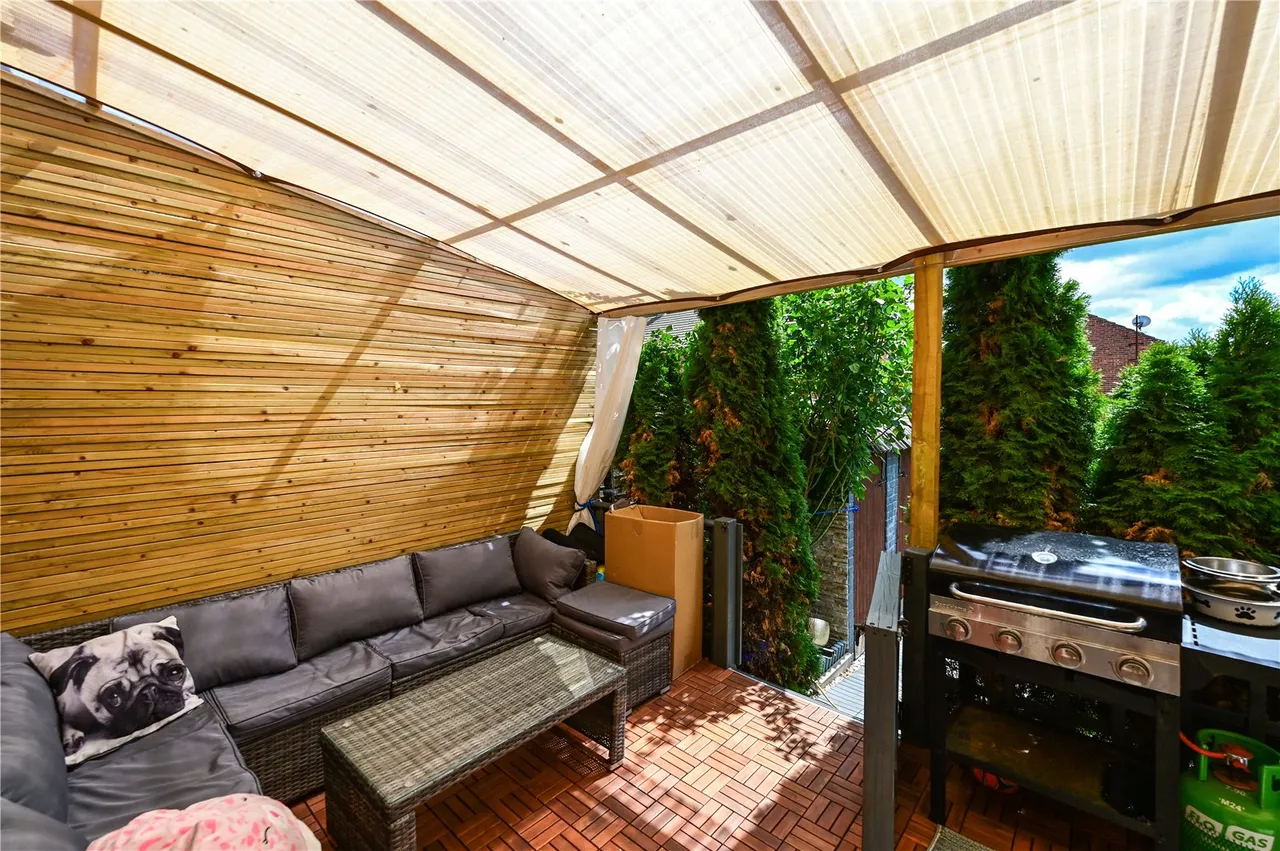 Fairview Road, Ash, Guildford, Surrey, GU12 6AS, photo 9