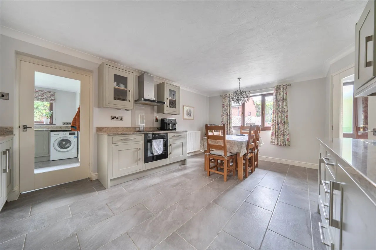 Court Close, Abermule, Montgomery, Powys, SY15 6NU, photo 4