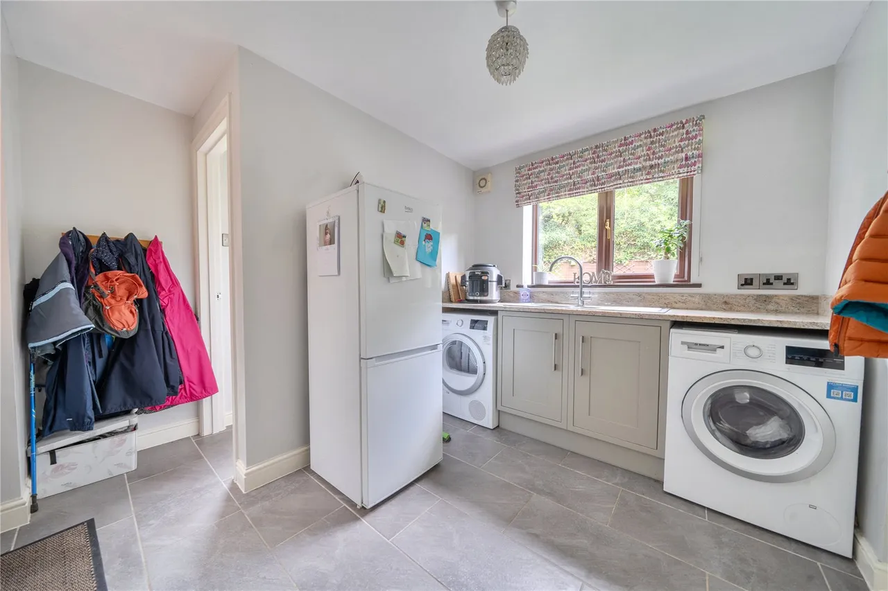 Court Close, Abermule, Montgomery, Powys, SY15 6NU, photo 6