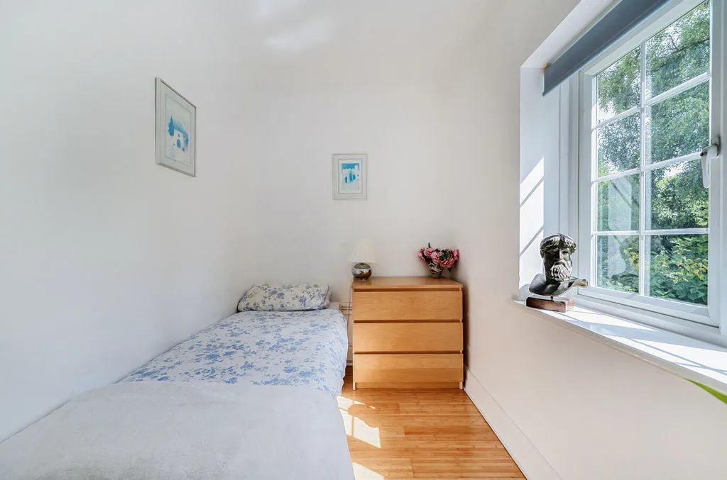 Grovelands Road, Purley CR8 4LB, photo 9