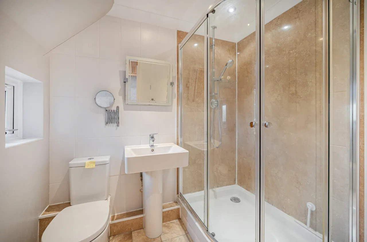 The Green, Frimley Green, Camberley, Surrey, GU16 6HF, photo 8