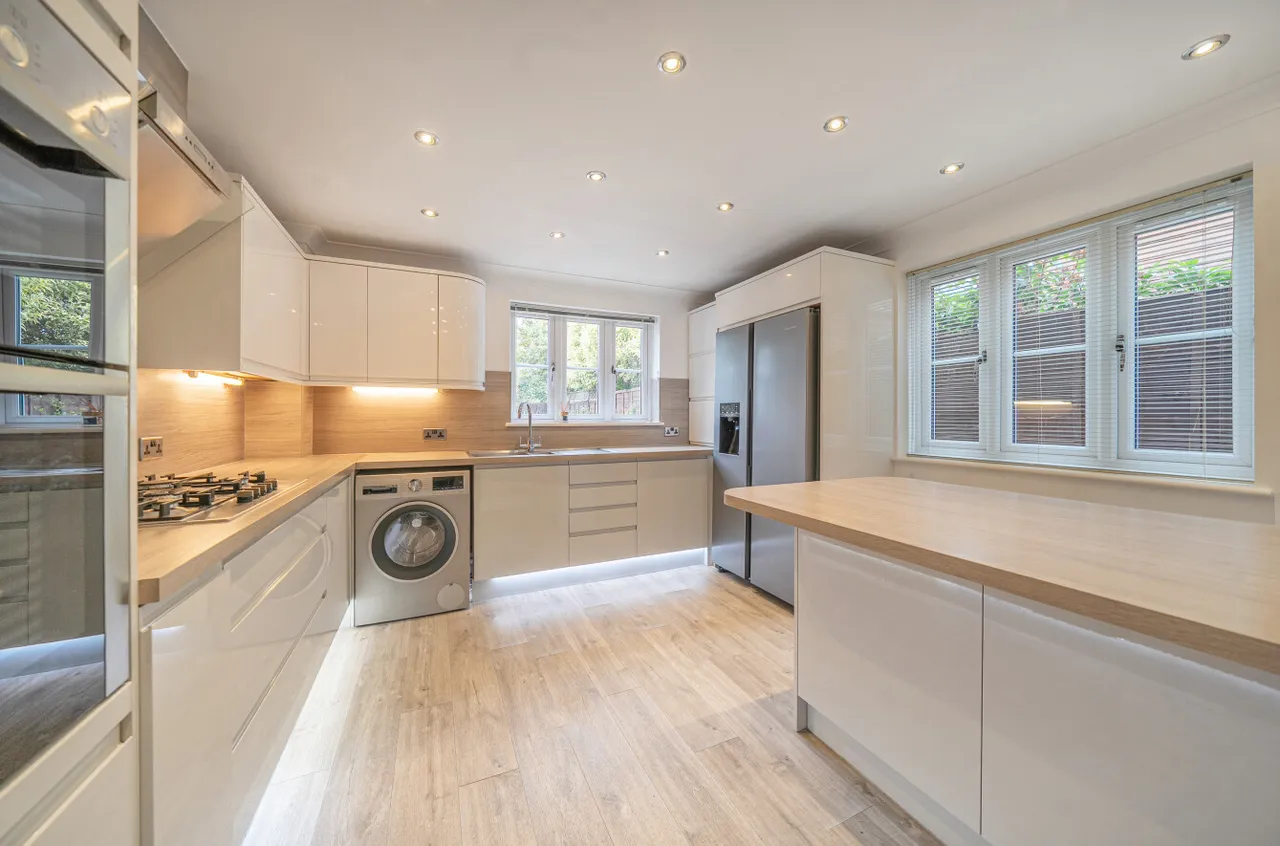 The Green, Frimley Green, Camberley, Surrey, GU16 6HF, photo 2
