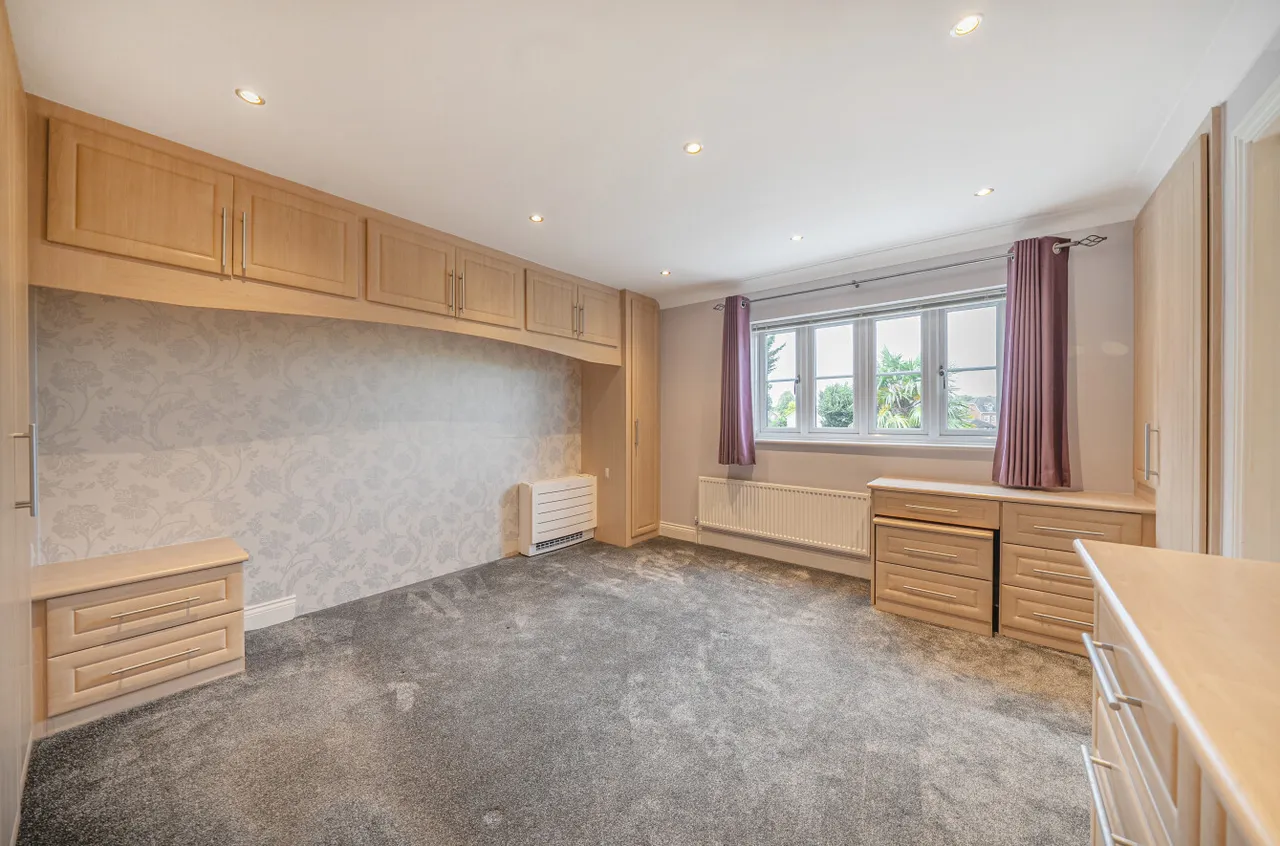 The Green, Frimley Green, Camberley, Surrey, GU16 6HF, photo 5