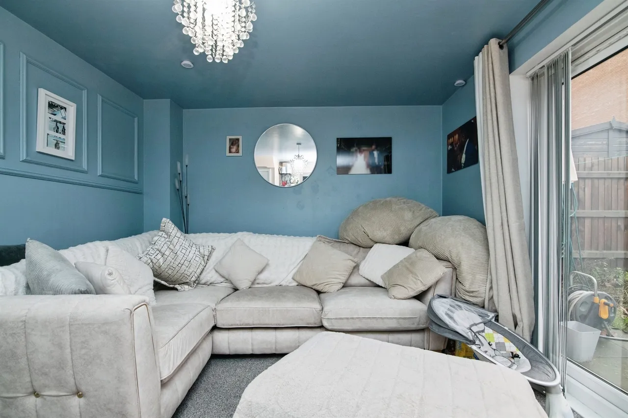 St. Edmund Close, Dudley, photo 2