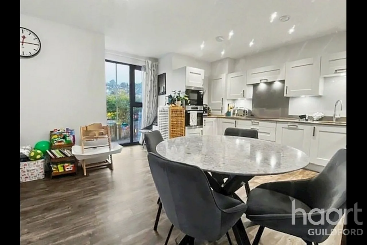 Denzil Road, Guildford, GU2, photo 3