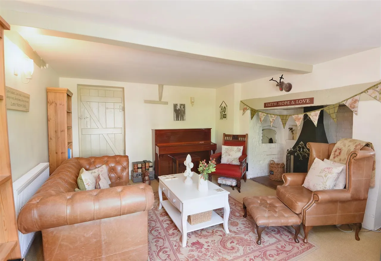 Higher Street, Okeford Fitzpaine, photo 5