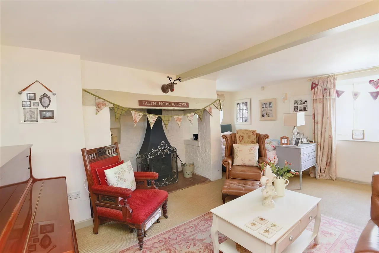 Higher Street, Okeford Fitzpaine, photo 8