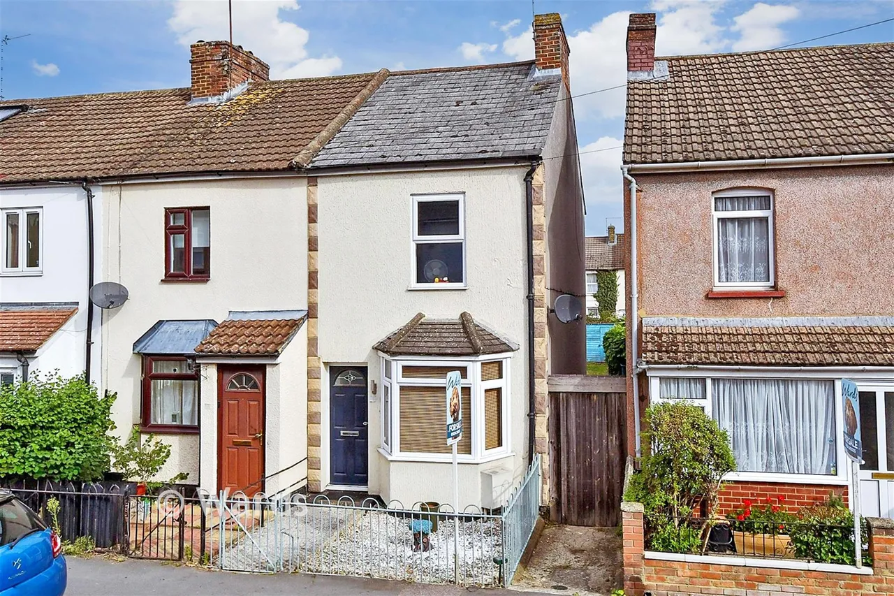 3 bed house for sale, Bramley Road, Snodland, ME6