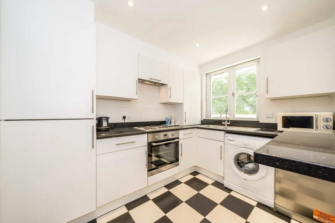 Brompton Park Crescent, SW6, photo 3
