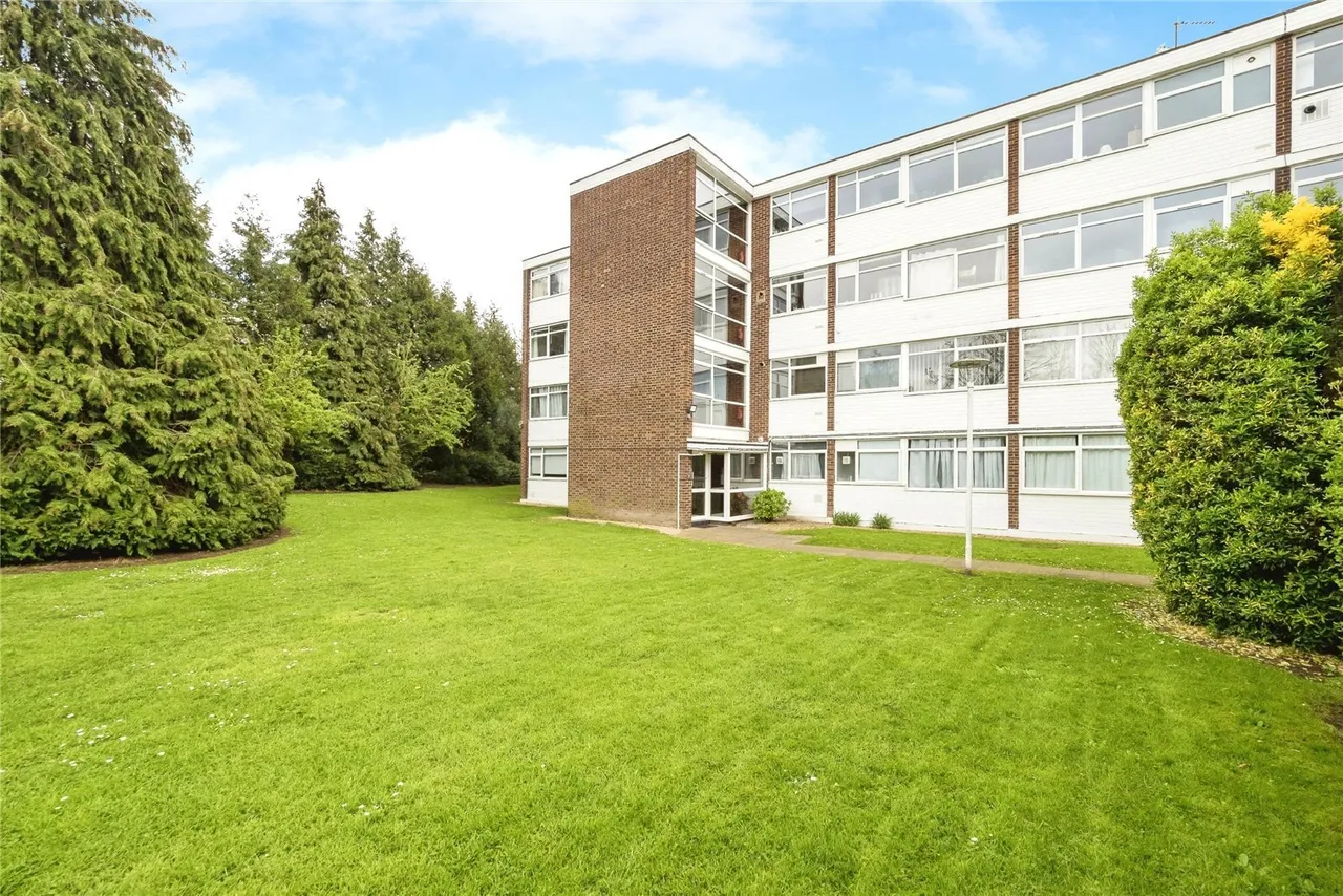 River Close, London, E11, photo 14