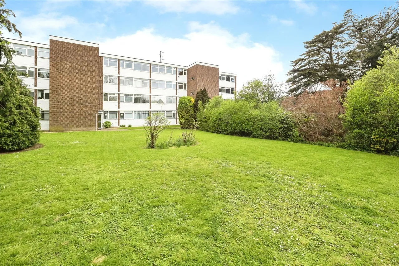 River Close, London, E11, photo 6