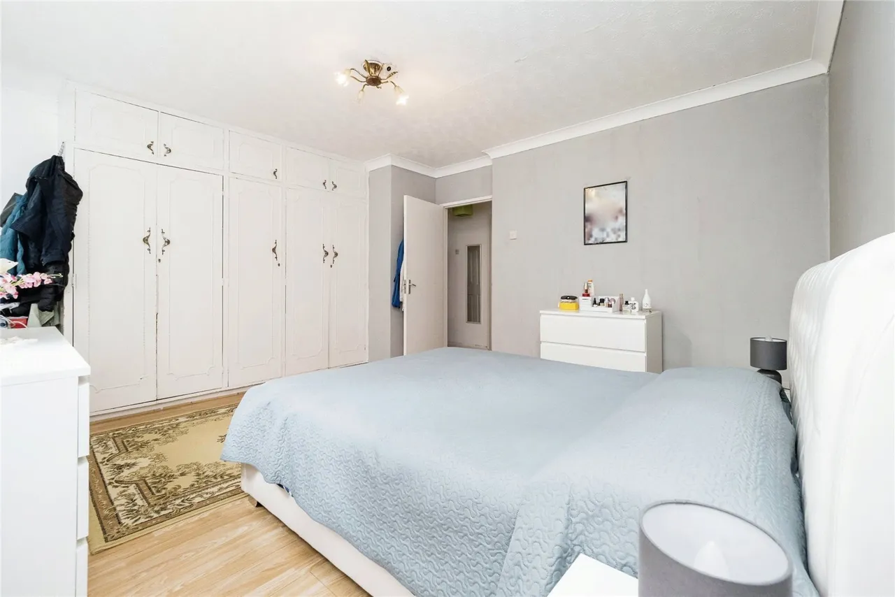 River Close, London, E11, photo 7