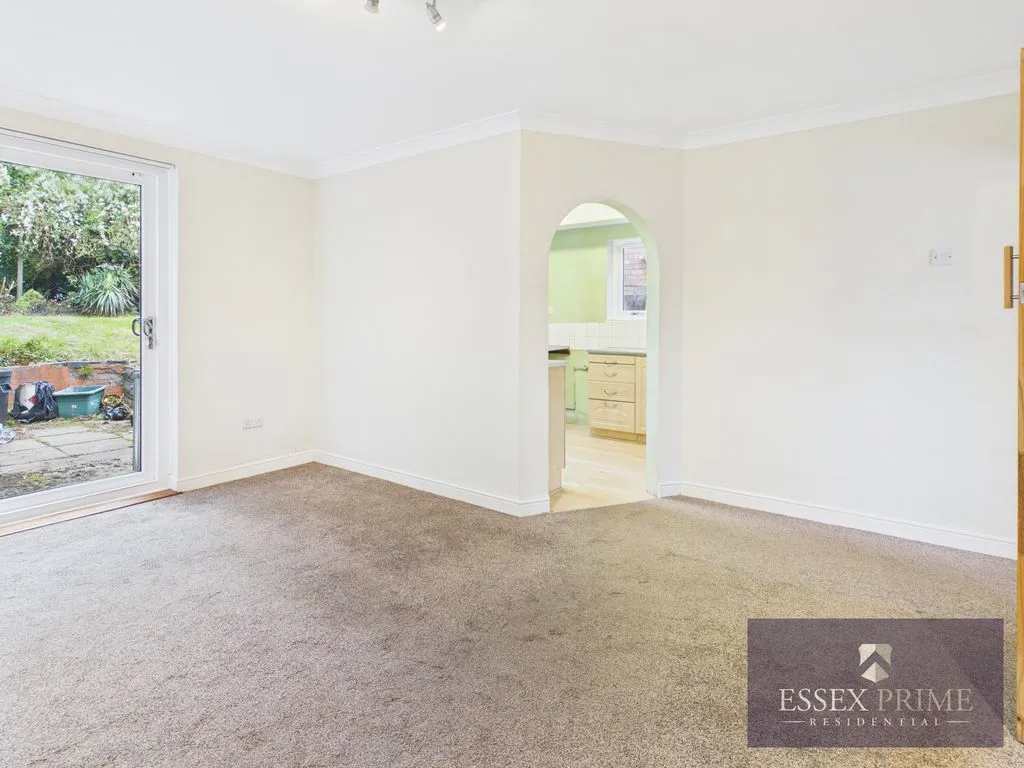 Aylesbury Crescent, Birmingham B44 0DY, photo 6