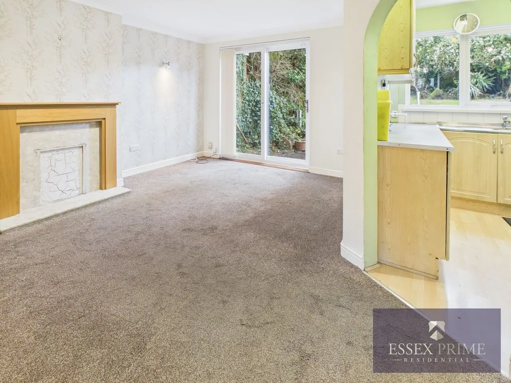 Aylesbury Crescent, Birmingham B44 0DY, photo 4
