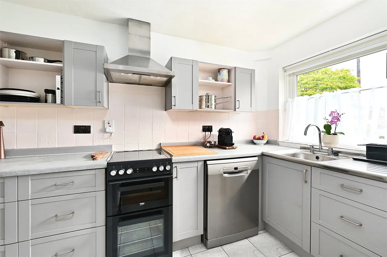 Colne Way, Ash, Guildford, Surrey, GU12 6LZ, photo 5