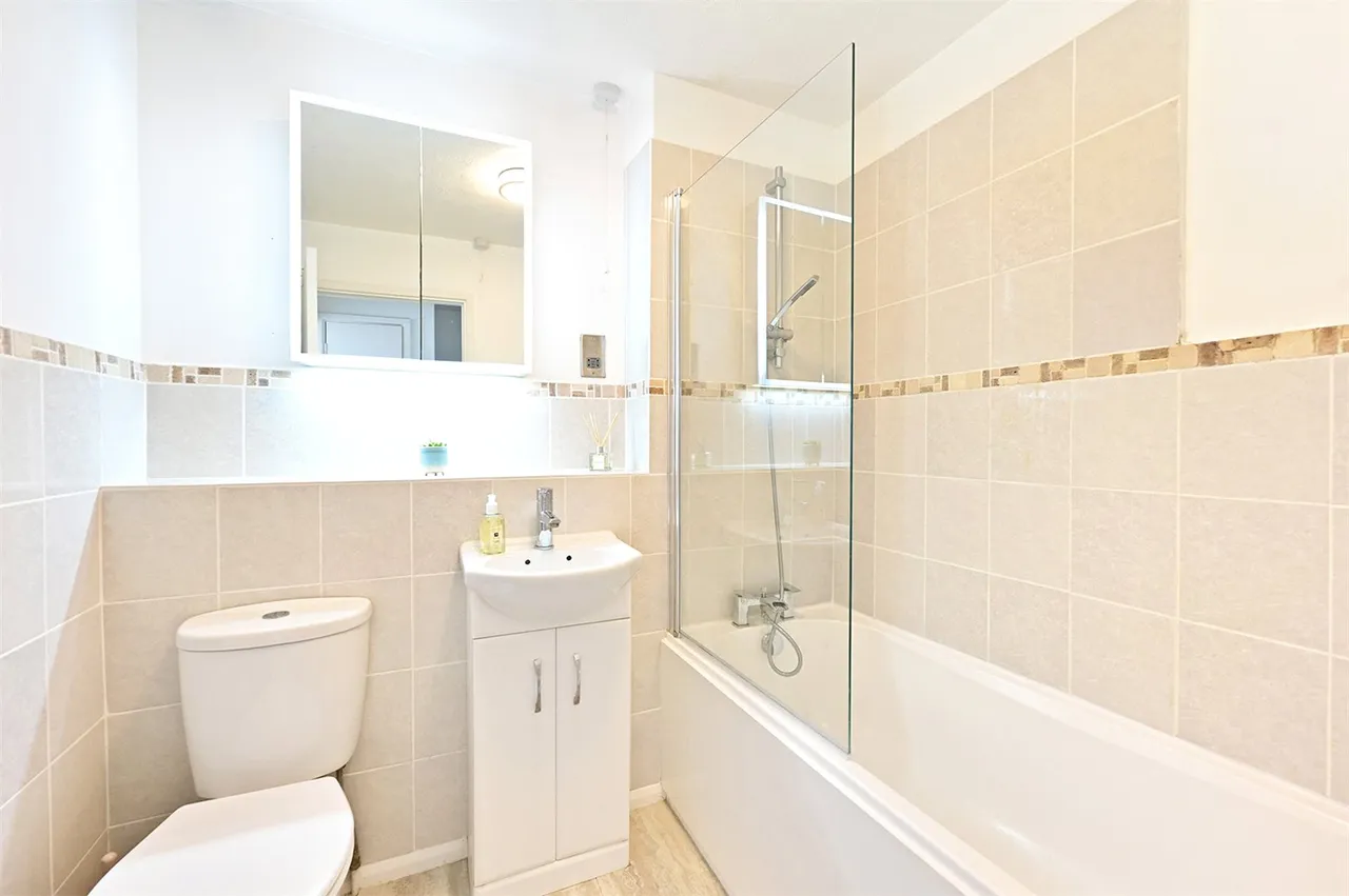 Colne Way, Ash, Guildford, Surrey, GU12 6LZ, photo 11