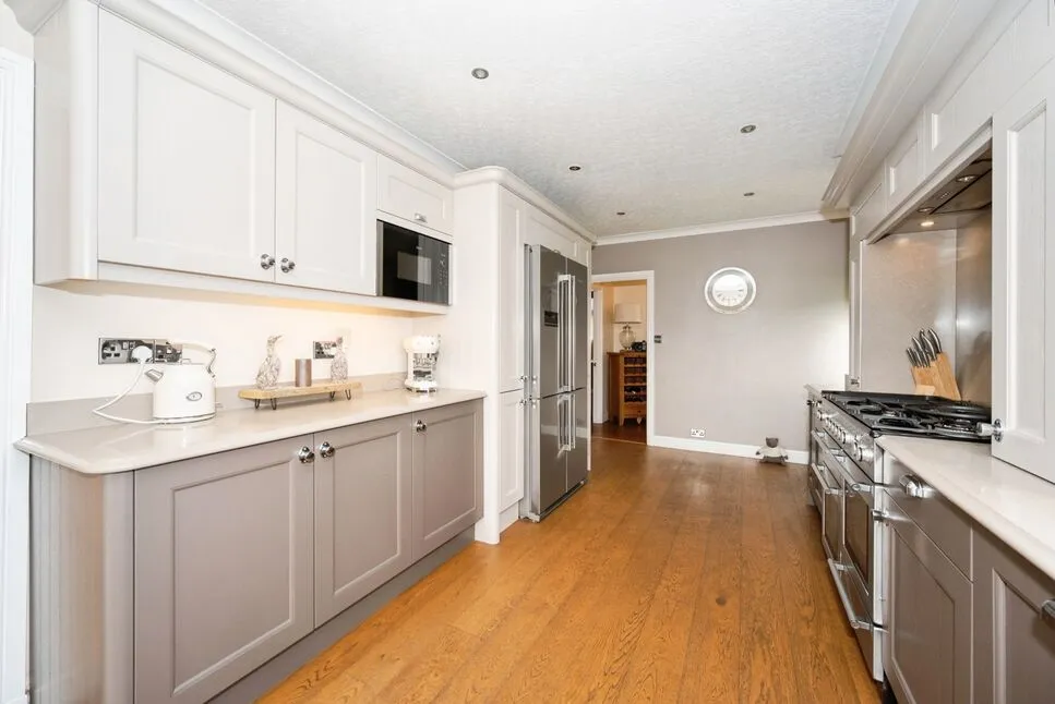 Green Bank Close, Prospect, CA7, photo 3