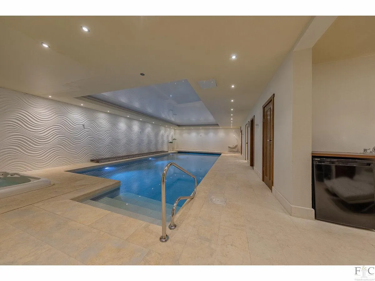 Stoughton Drive South, Leicester, LE2, photo 26