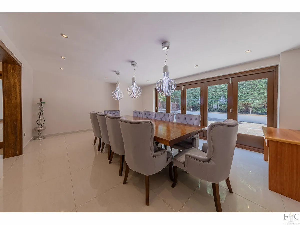 Stoughton Drive South, Leicester, LE2, photo 14