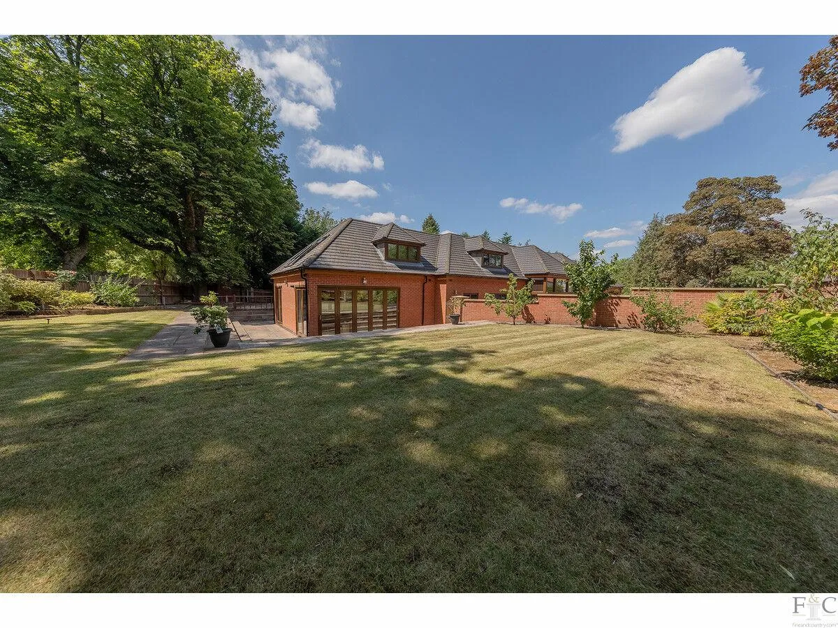 Stoughton Drive South, Leicester, LE2, photo 30
