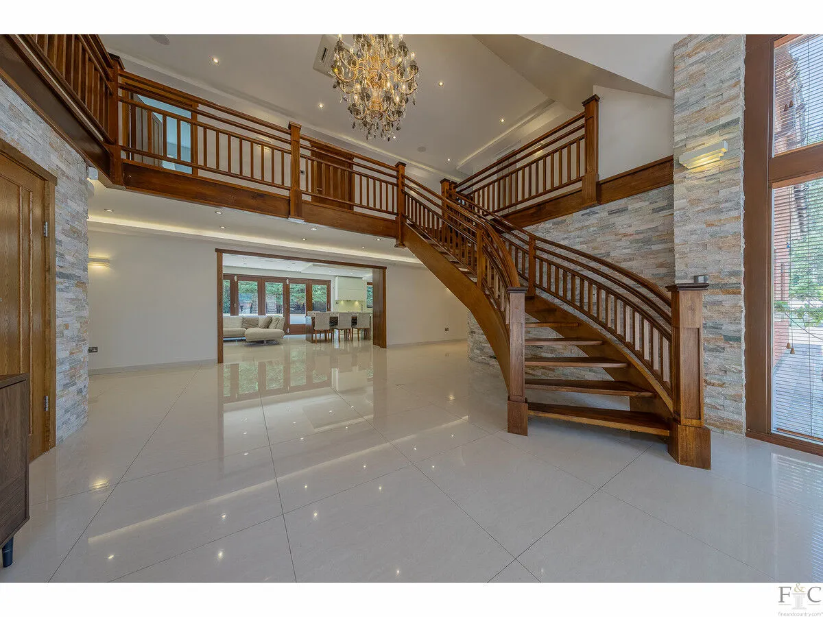Stoughton Drive South, Leicester, LE2, photo 5