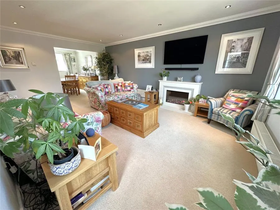 Christchurch Place, Eastbourne, BN23, photo 4