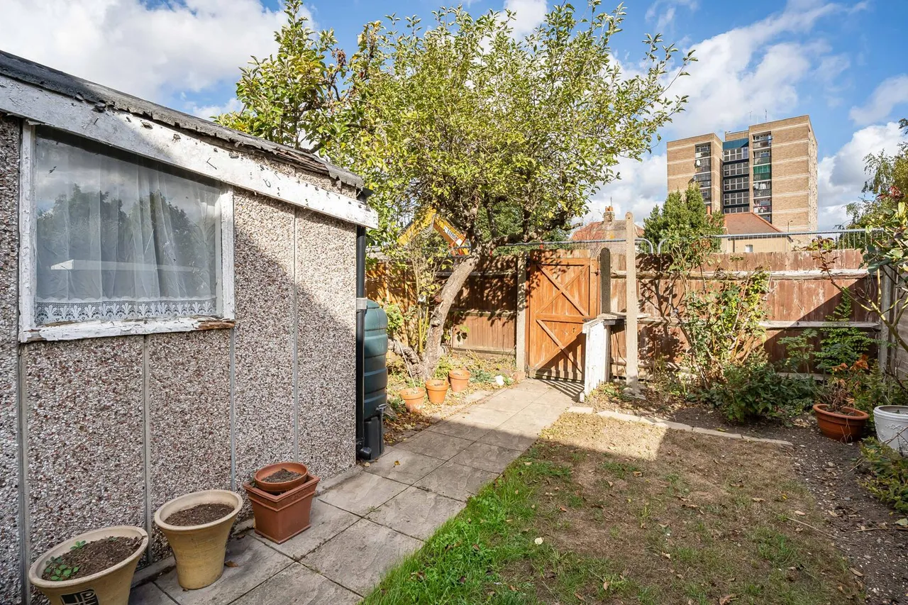 Dendridge Close, Enfield, EN1, photo 18