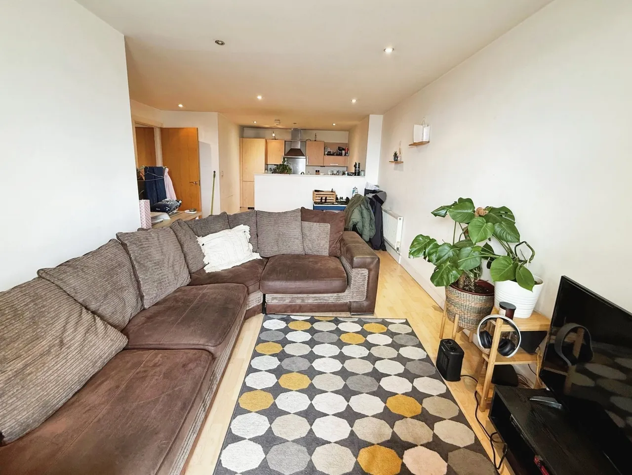 2 bed flat for sale, Bowman Lane, Leeds, LS10