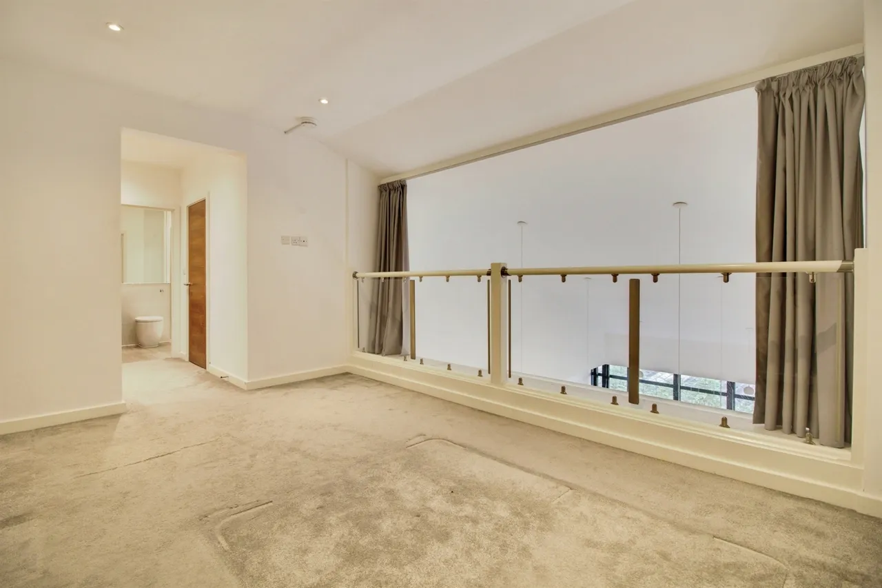 Mundells, Welwyn Garden City, photo 9