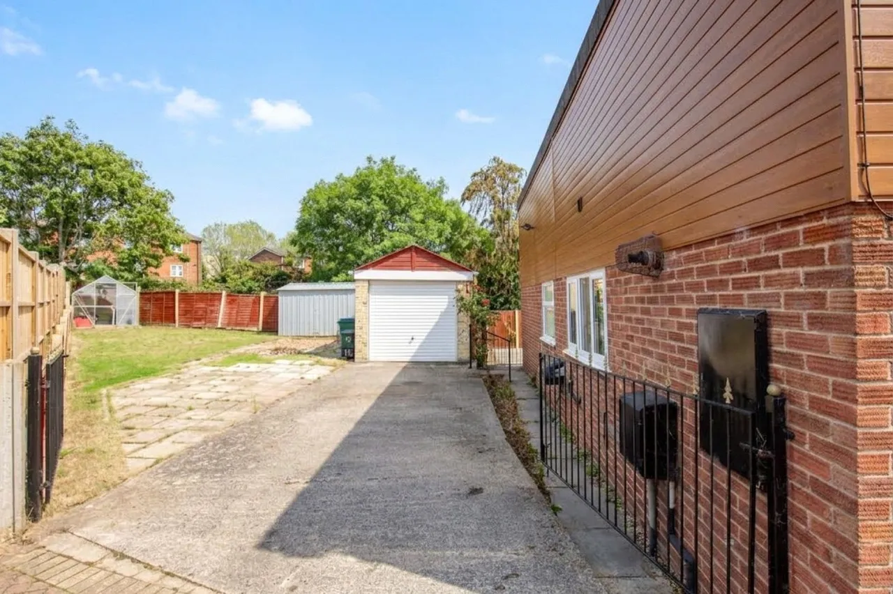 Kelston Gardens, Bristol, BS10, photo 13