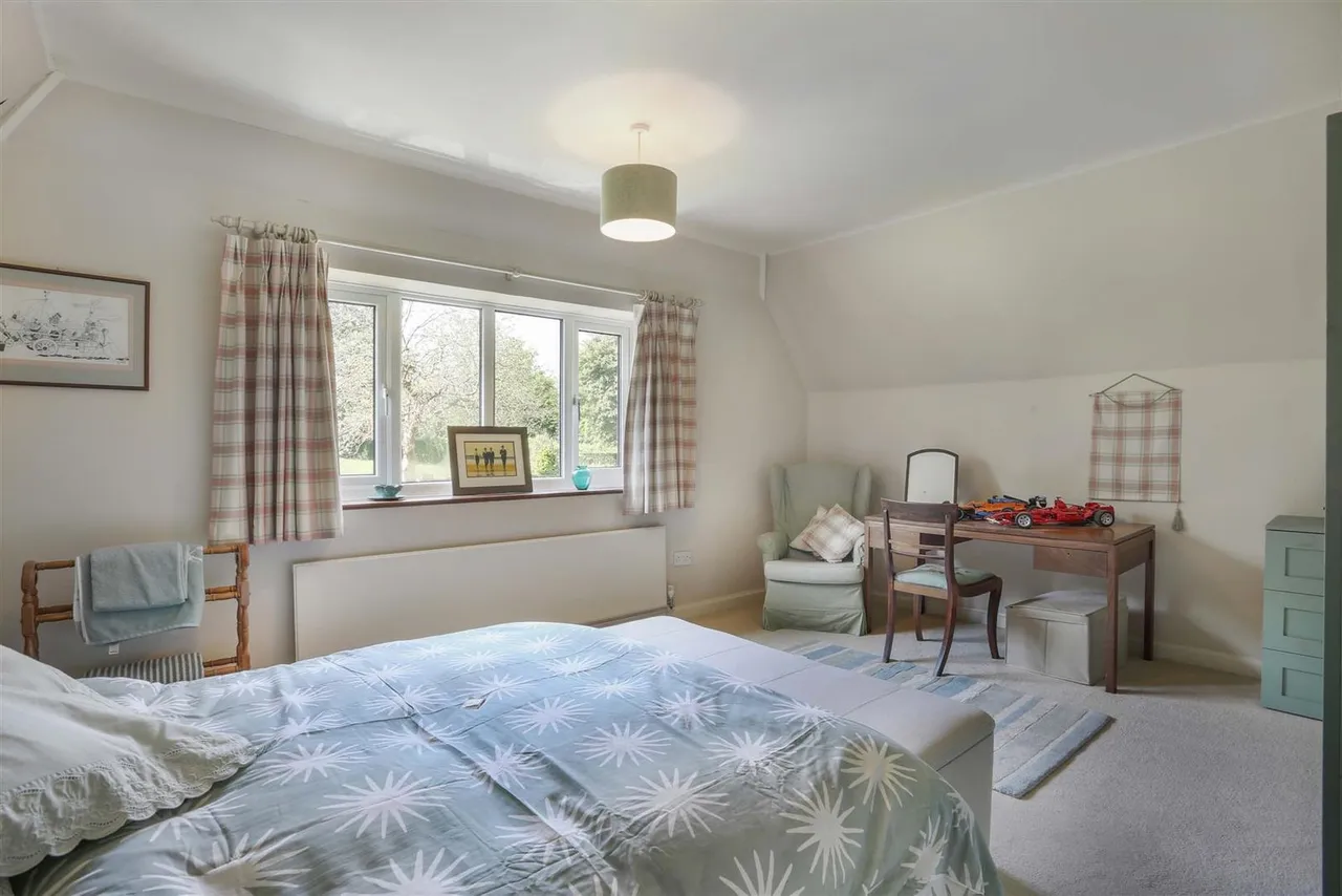 Hazelwood Lane, Chipstead, Coulsdon, CR5 3PF, photo 32