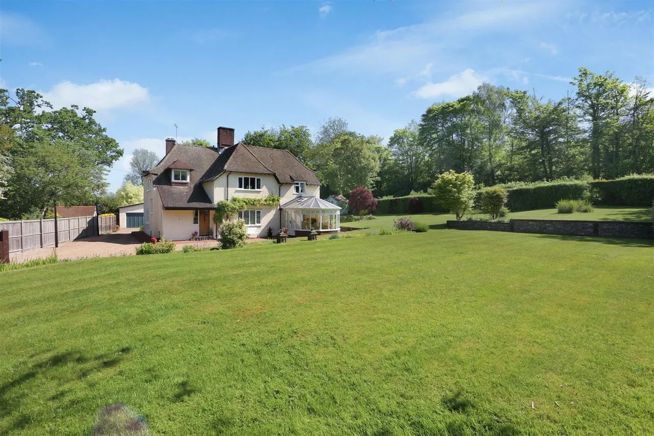 Hazelwood Lane, Chipstead, Coulsdon, CR5 3PF, photo 22