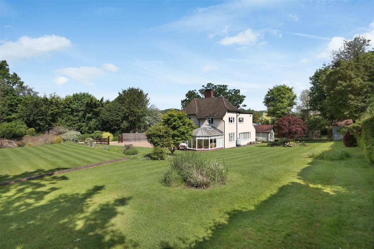 Hazelwood Lane, Chipstead, Coulsdon, CR5 3PF, photo 14