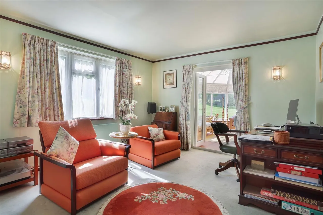 Hazelwood Lane, Chipstead, Coulsdon, CR5 3PF, photo 9