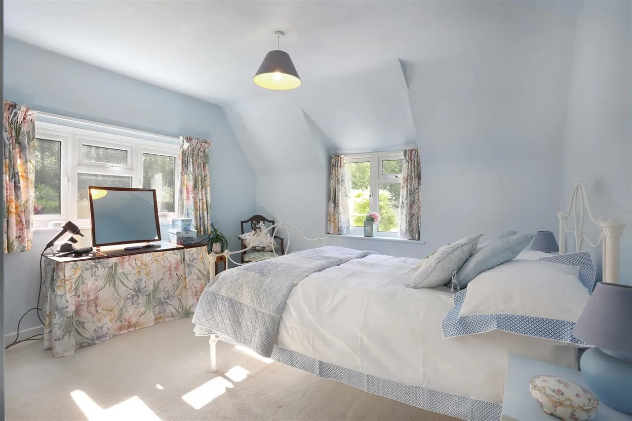 Hazelwood Lane, Chipstead, Coulsdon, CR5 3PF, photo 27