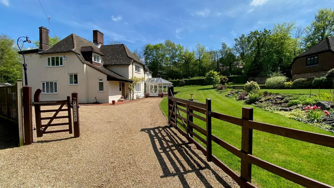 Hazelwood Lane, Chipstead, Coulsdon, CR5 3PF, photo 17