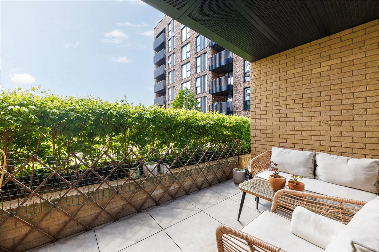 Plough Lane, London, SW17, photo 4