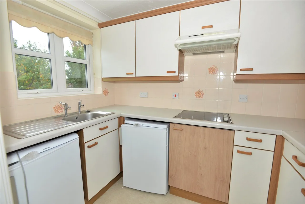 Salisbury Street, Fordingbridge, Hampshire, SP6 1AL, photo 4