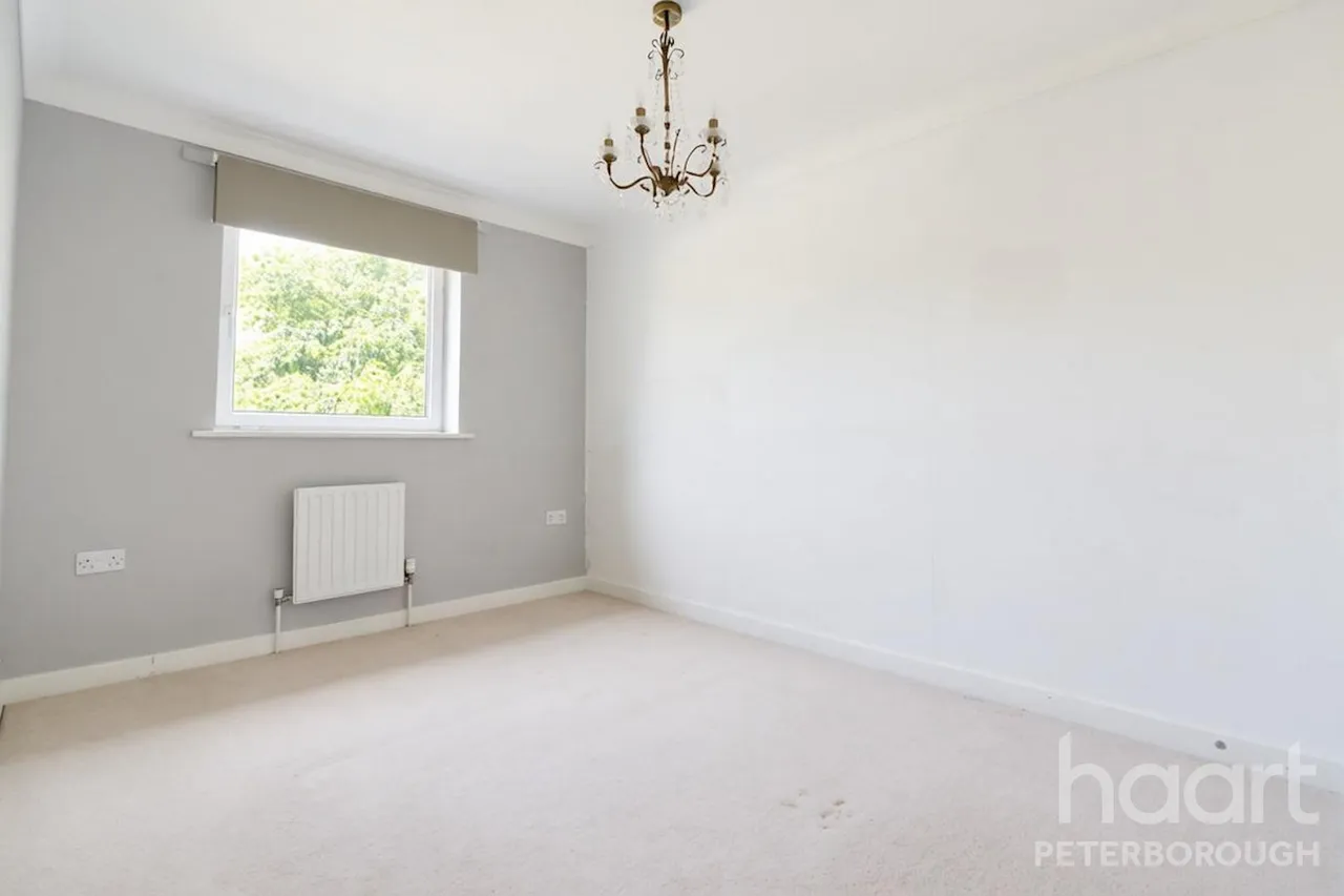 Eagle Way, PE7, photo 9