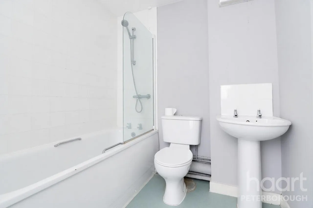Eagle Way, PE7, photo 10