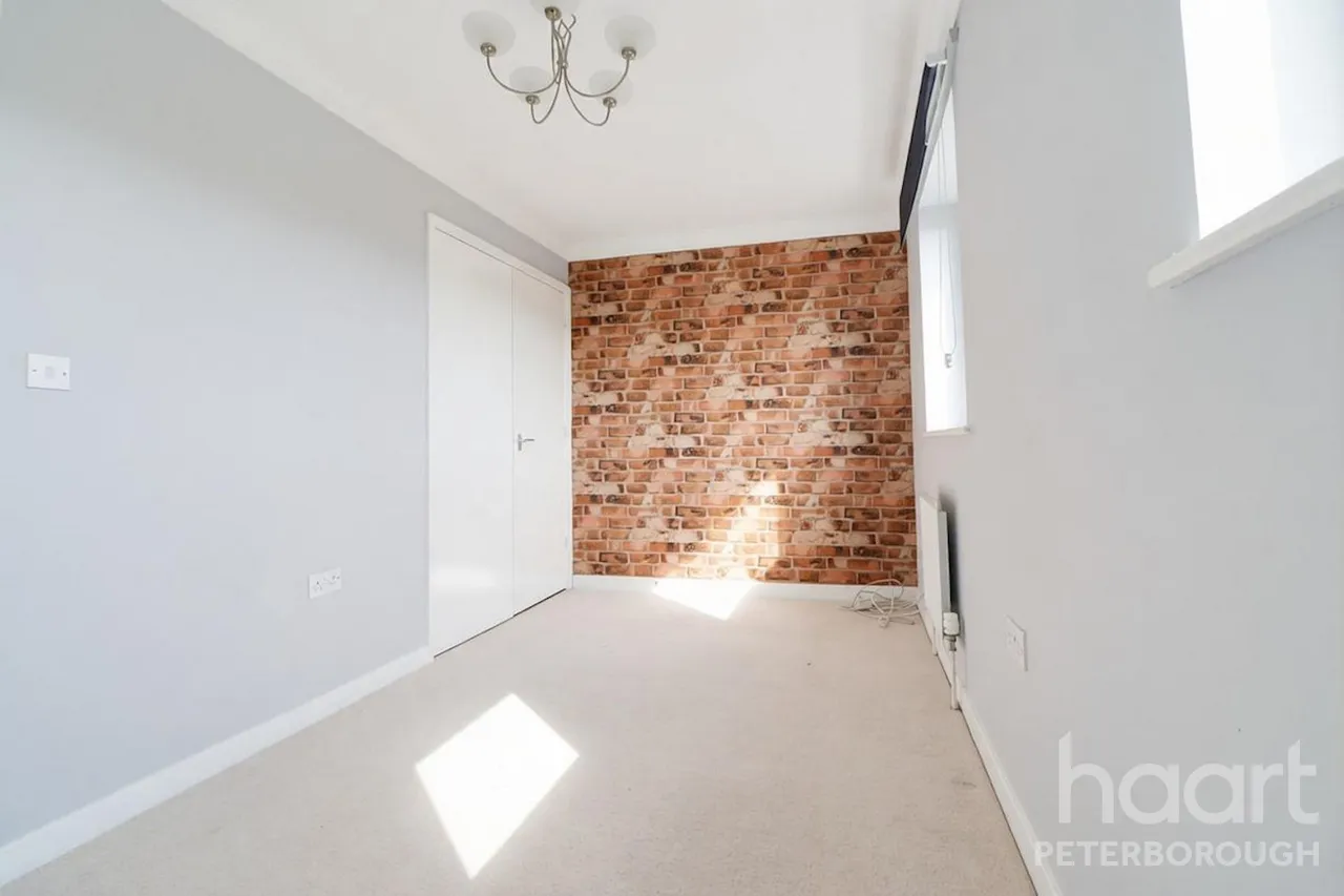 Eagle Way, PE7, photo 8