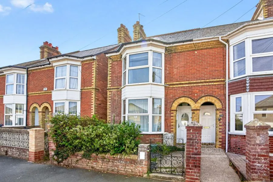 3 bed house for sale, Albany Road, Newport, PO30