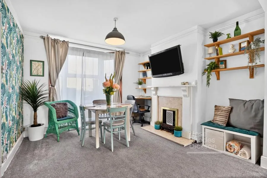 Albany Road, Newport, PO30, photo 3