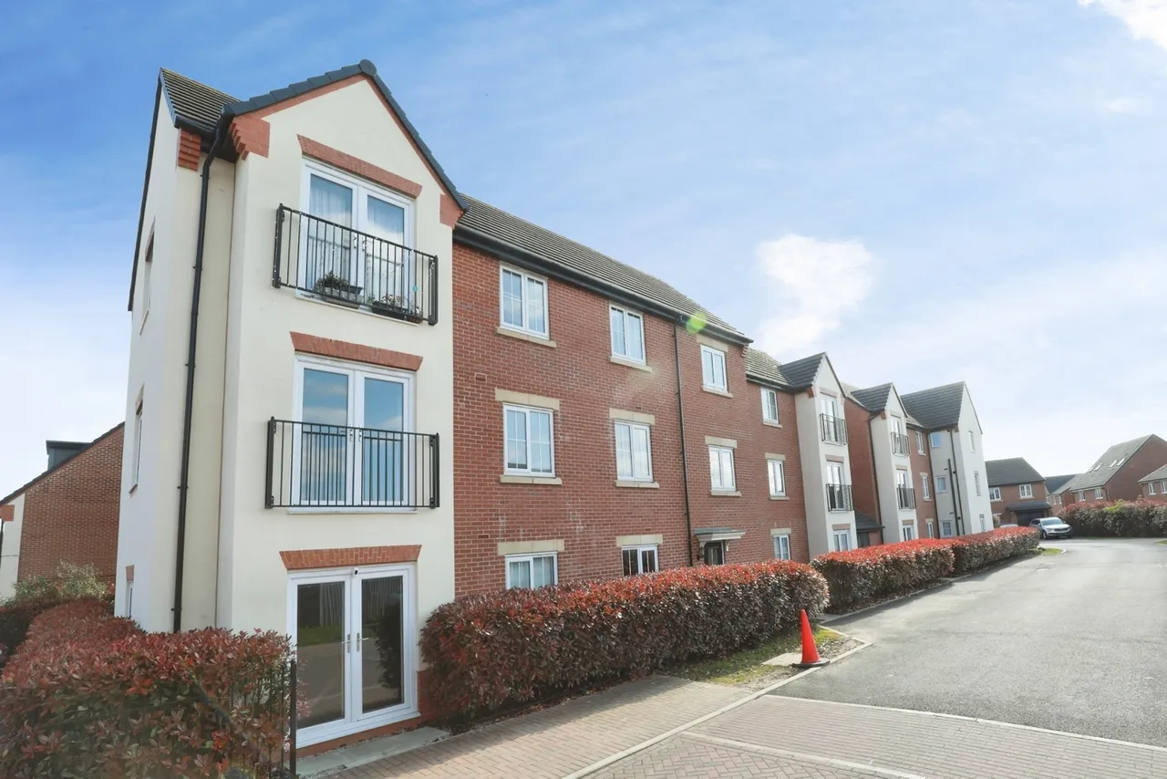 2 bed flat for sale — Samuel Armstrong Way, CREWE, Cheshire, CW1