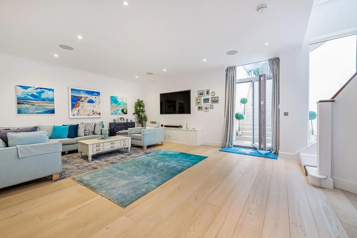 Parke Road, London, SW13, photo 17