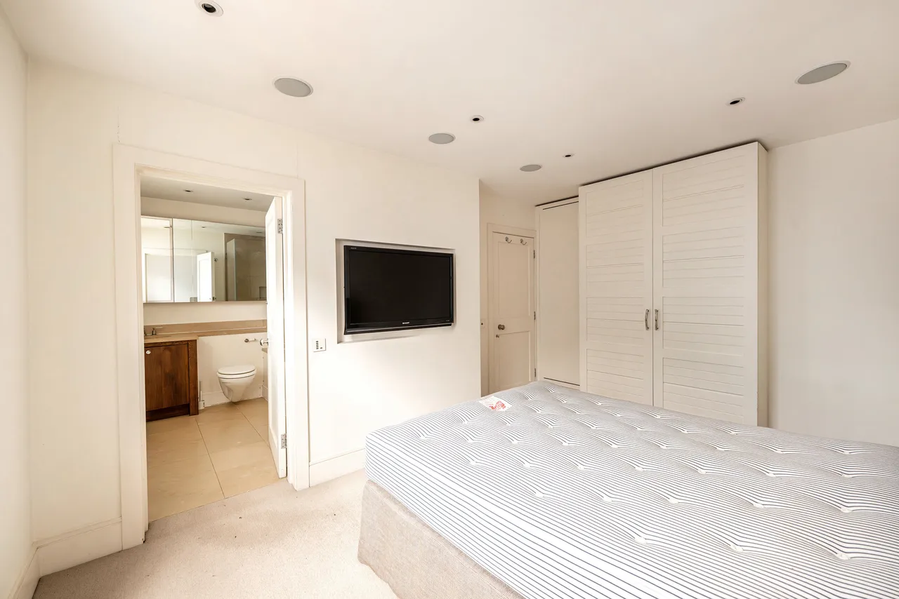 Cheniston Gardens, London, W8, photo 11