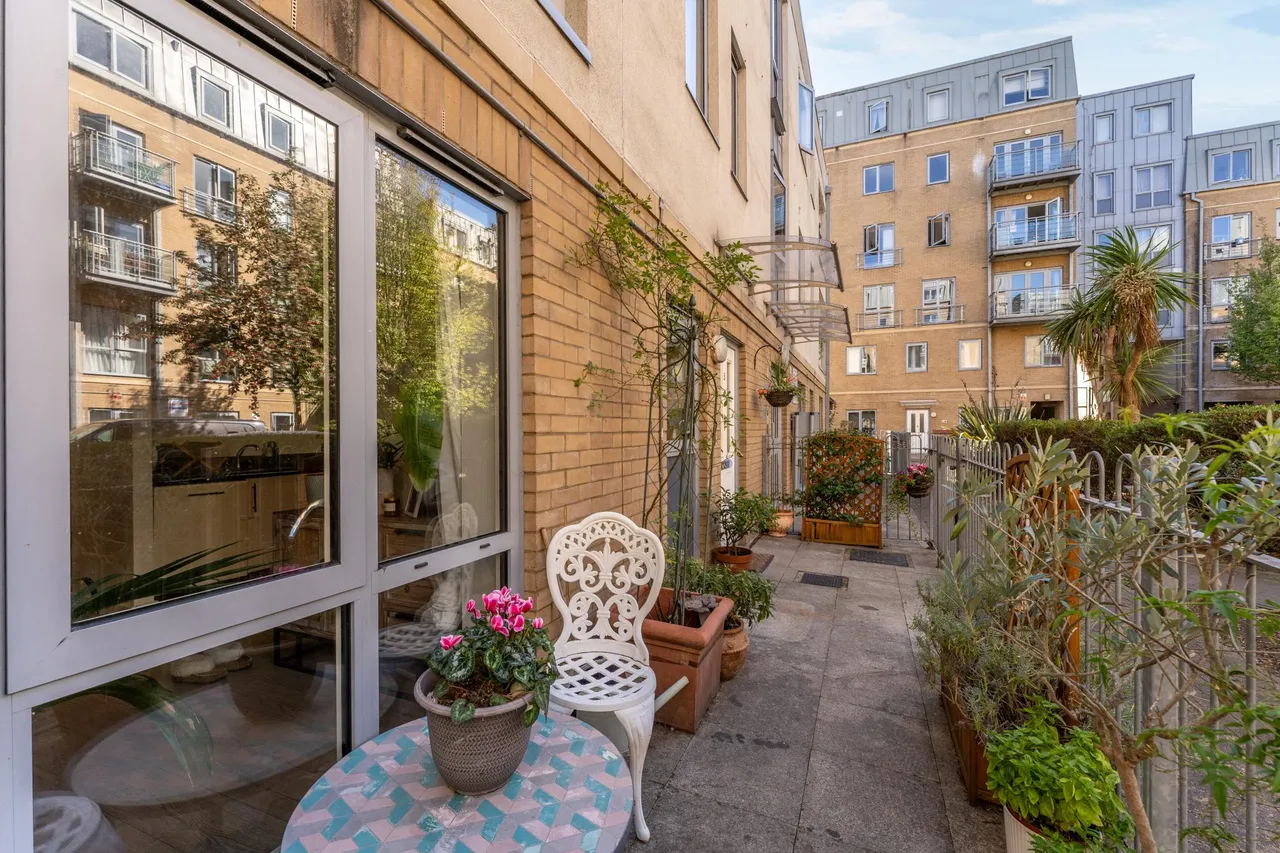 Princes Close, London, N4, photo 3