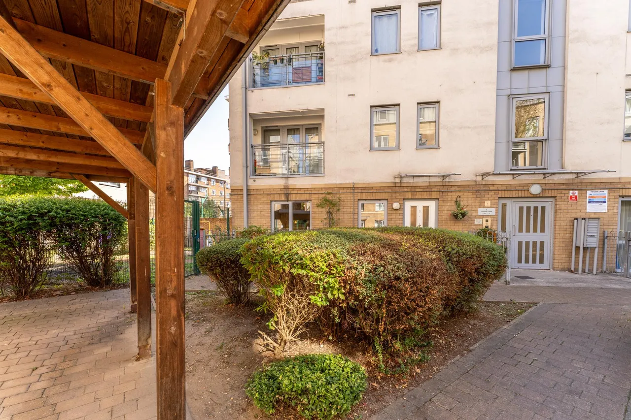 Princes Close, London, N4, photo 22